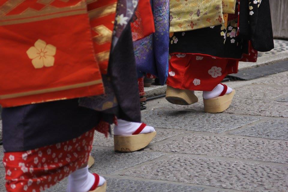 お座敷遊び・都をどりの極意〜観光客でも京都で舞妓さんを楽しむための方法〜（地域ライター）